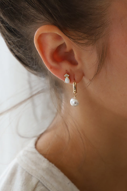 Dainty Pearl Hoop Earrings - Gold