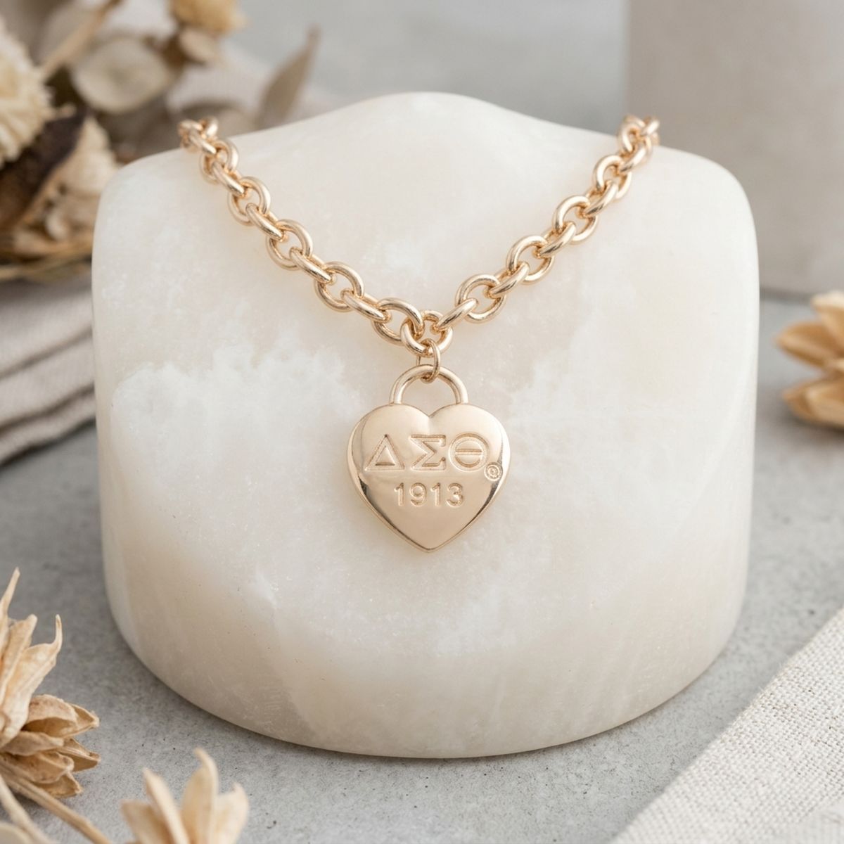 DST Gold 1913 Legacy Heart Lock Chain Necklace